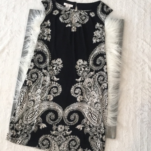 London Times Dresses & Skirts - London Times beautiful black/white dress